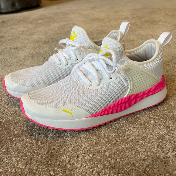 Puma tennis shoes - Picture 2 of 6